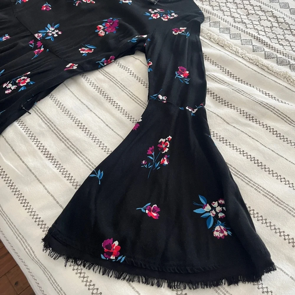 Forever 21 Black Floral Bell Sleeve Mini Dress- Size S - Picture 5 of 7